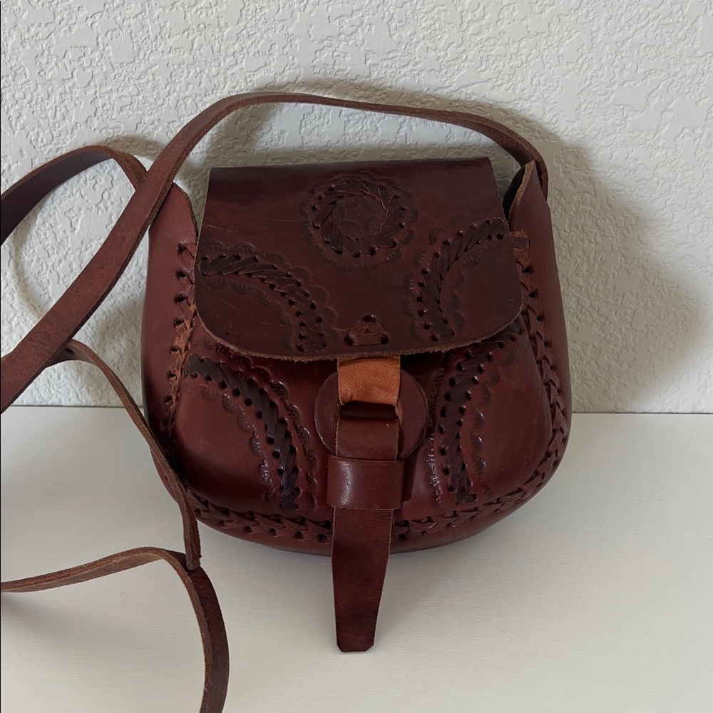 Artisan Leather Crossbody Bag in Deep Brown
